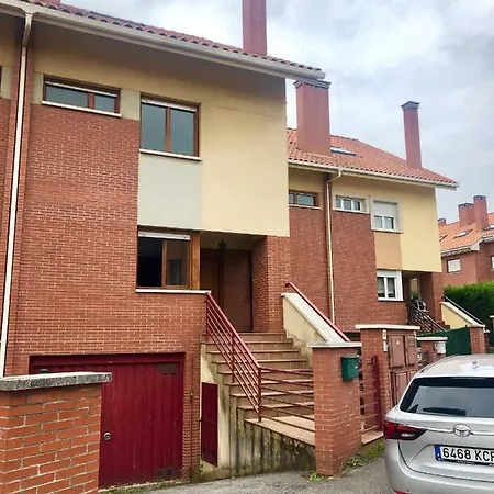 Casa En Oviedo, Urbanizacion La Fresneda